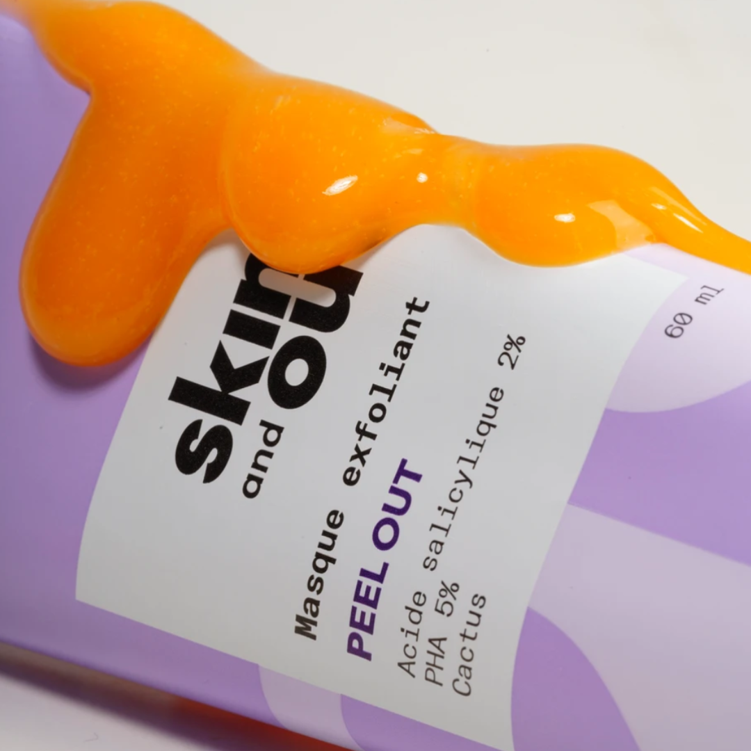 Grains VS Chimique : Quel Exfoliant Choisir pour ma Peau Acnéique ?